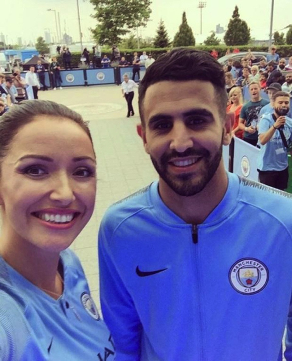 Nữ MC xinh đẹp khiến các cổ động viên Man City “mê mệt” - 5 Nữ MC xinh đẹp khiến các cổ động viên Man City “mê mệt” - 5