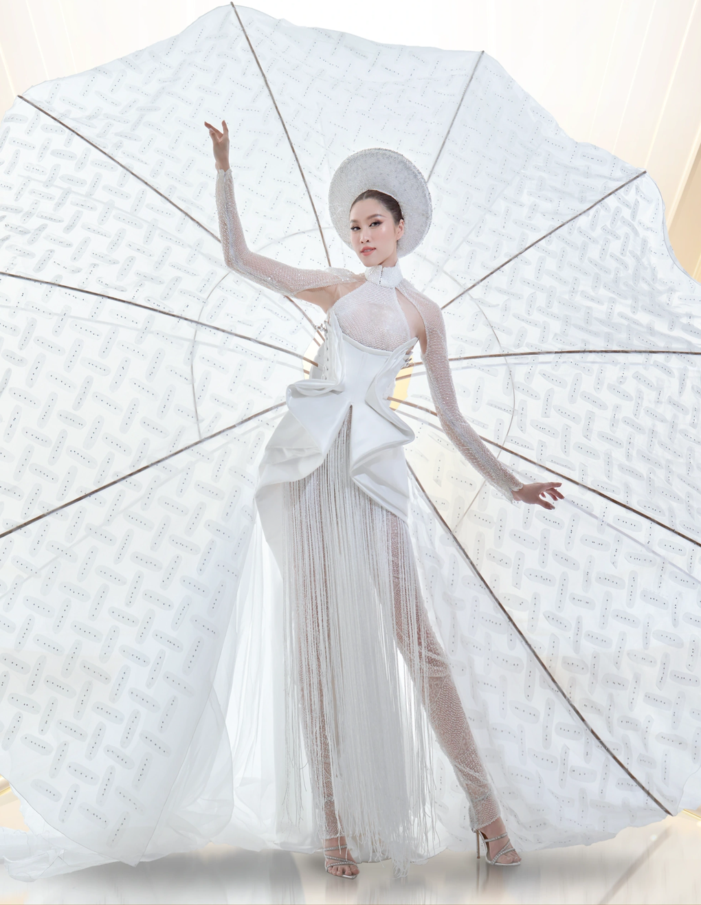 Thanh Thanh Huyền chọn trang phục Bánh tráng thi Hoa hậu Sắc đẹp Quốc tế - 2 Thanh Thanh Huyền chọn trang phục Bánh tráng thi Hoa hậu Sắc đẹp Quốc tế - 2