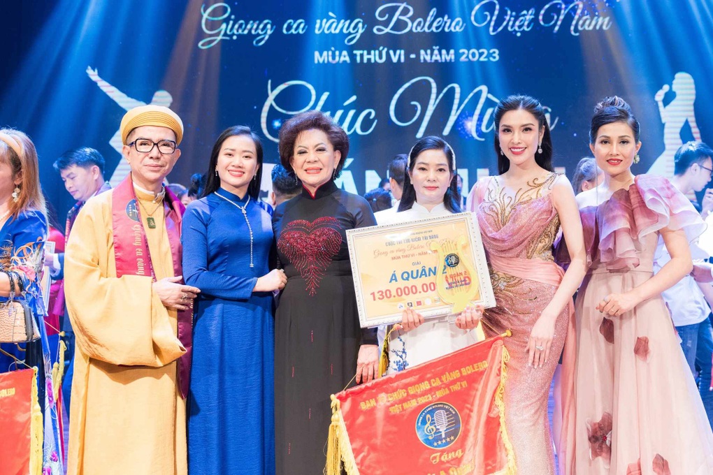 Khánh Hạ - Giọng hát Quảng Ninh đoạt ngôi Á quân Giọng ca vàng Bolero 2023 - 2 Khánh Hạ - Giọng hát Quảng Ninh đoạt ngôi Á quân Giọng ca vàng Bolero 2023 - 2