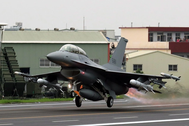 Đài Loan nêu lý do Mỹ chậm chuyển giao 66 tiêm kích F-16