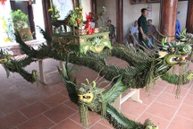 Cận cảnh làm kiệu lá cho đêm Trung thu "to nhất Hà Nội"