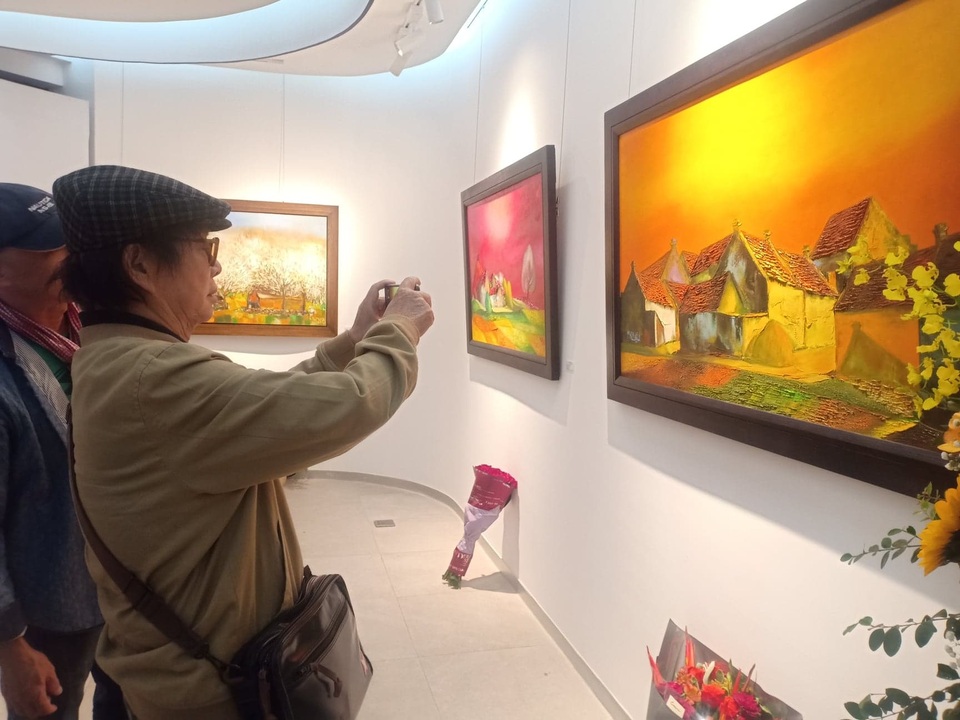 Những bức vẽ “không giống ai” của Đào Hải Phong sau 30 năm cầm cọ - 2 Những bức vẽ “không giống ai” của Đào Hải Phong sau 30 năm cầm cọ - 2