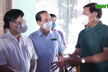 Thứ trưởng Bộ Y tế Đỗ Xuân Tuyên làm việc tại tỉnh Nghệ An