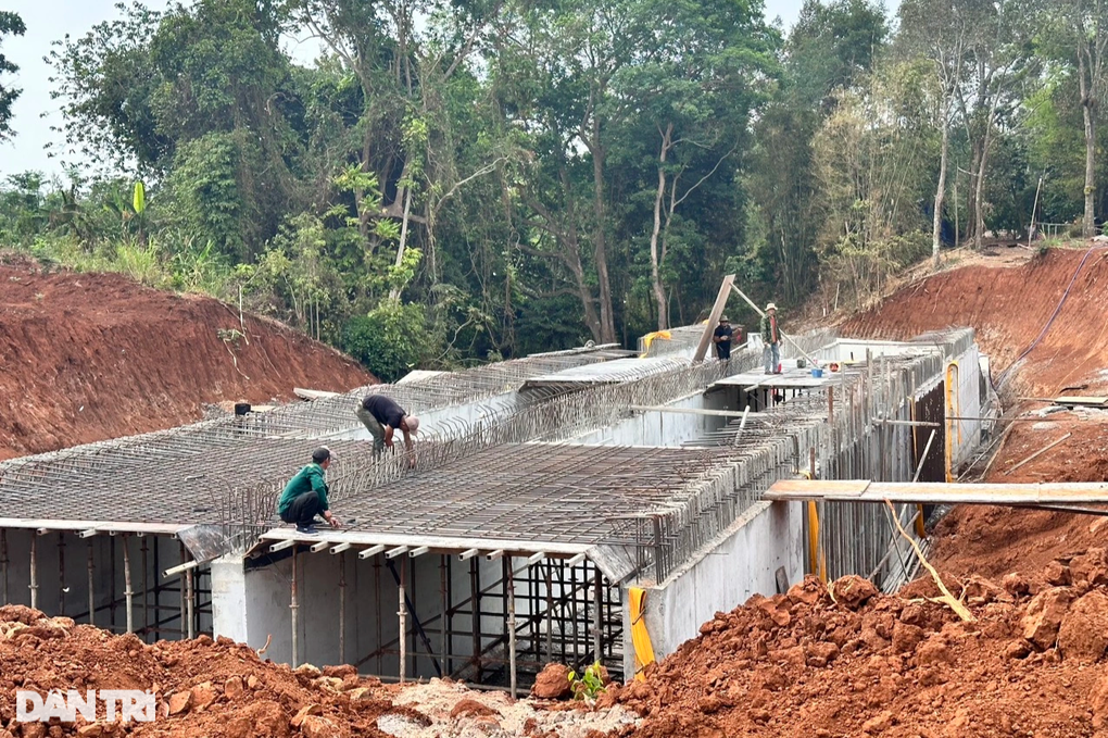 Cao tốc Khánh Hòa - Buôn Ma Thuột thi công cầm chừng chờ… bãi đổ thải tạm - 3 Cao tốc Khánh Hòa - Buôn Ma Thuột thi công cầm chừng chờ… bãi đổ thải tạm - 3