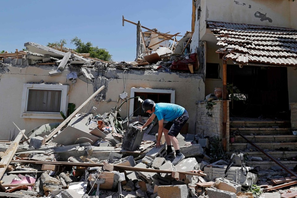 Tên lửa rợp trời Trung Đông, Gaza bị cày nát - 14 Tên lửa rợp trời Trung Đông, Gaza bị cày nát - 14