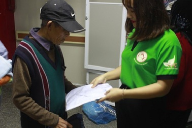 Tủ quần áo miễn phí cho bệnh nhân nghèo