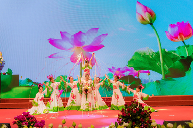 25 tiết mục văn nghệ đặc sắc của công nhân lao động mừng sinh nhật Bác