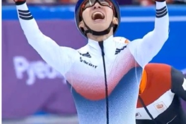 Mắc bê bối "tụt quần đồng đội", nhà vô địch trượt băng Hàn Quốc bị cấm thi đấu 1 năm