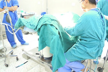 Chảy máu âm hộ ở trẻ gái do ho kéo dài