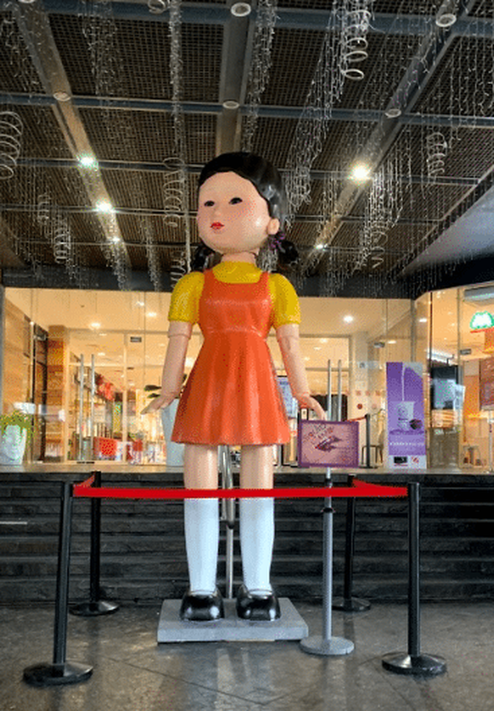Hốt bạc với kinh doanh ăn theo phim Trò chơi con mực - 4 Hốt bạc với kinh doanh ăn theo phim Trò chơi con mực - 4