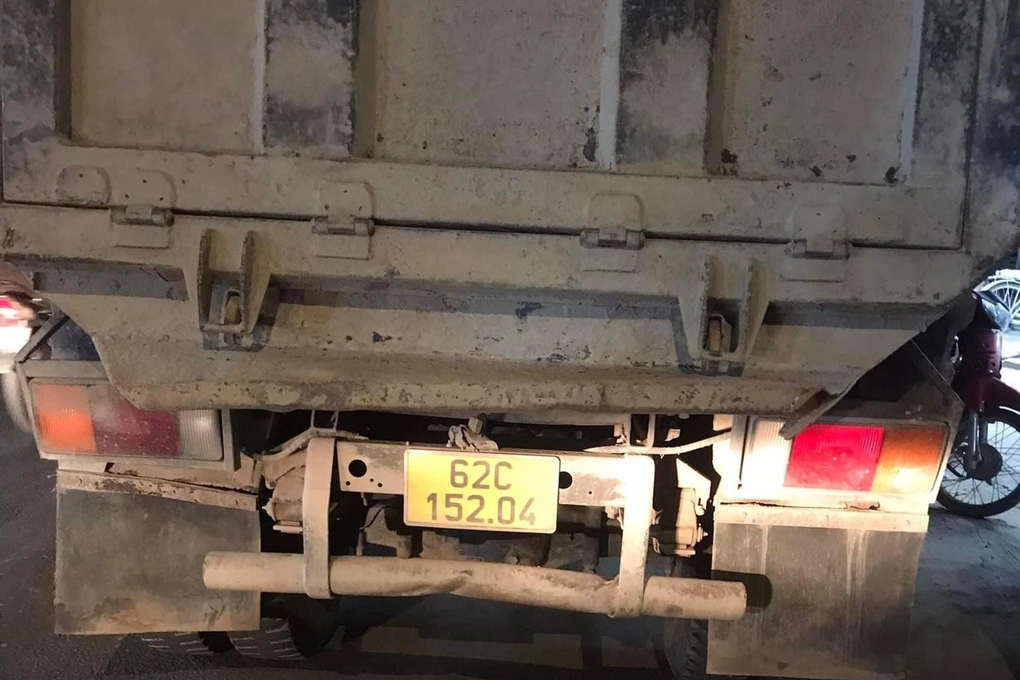 Gây tai nạn chết người, tài xế đón xe ôm bỏ trốn khỏi hiện trường - 2 Gây tai nạn chết người, tài xế đón xe ôm bỏ trốn khỏi hiện trường - 2