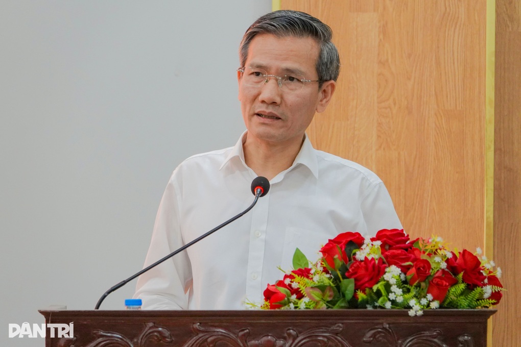 Xây dựng cơ chế mới bảo vệ người lao động khi chuyển đổi kinh tế - 2 Xây dựng cơ chế mới bảo vệ người lao động khi chuyển đổi kinh tế - 2