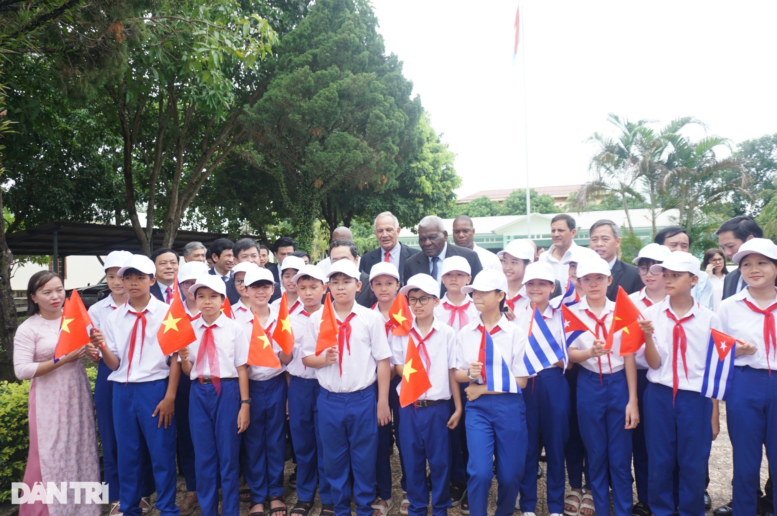 Chủ tịch Quốc hội Cuba thăm Di tích lịch sử Đôi bờ Hiền Lương - Bến Hải - 11 Chủ tịch Quốc hội Cuba thăm Di tích lịch sử Đôi bờ Hiền Lương - Bến Hải - 11