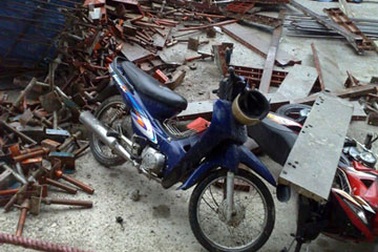 Sập giàn giáo, 2 công nhân chết và bị thương