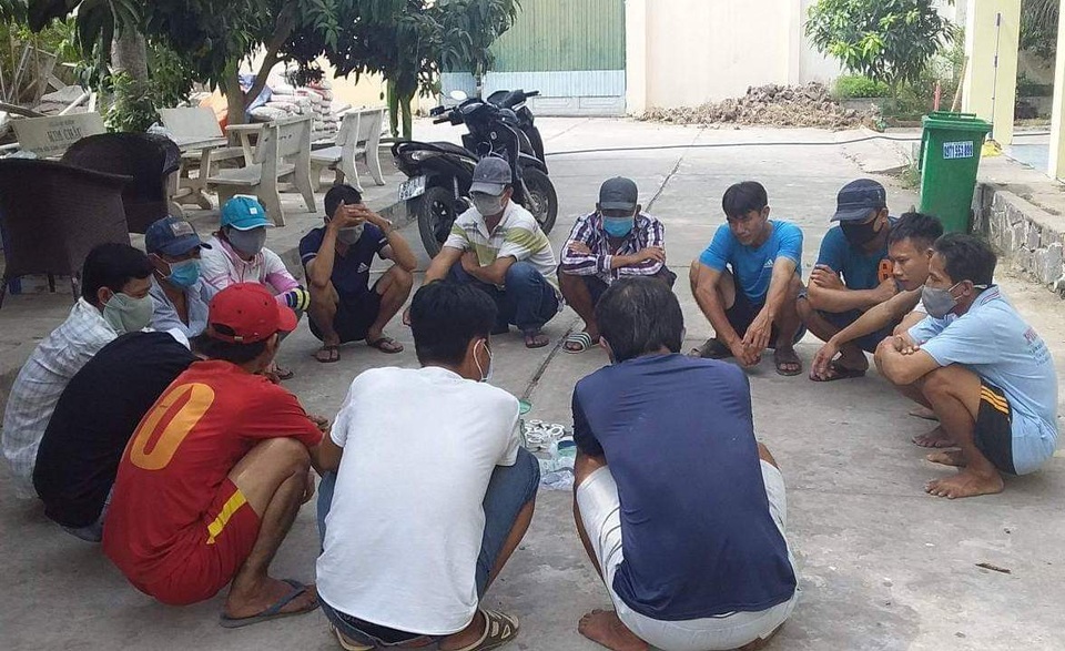 Mùa dịch Covid-19, Công an phá 2 ổ đá gà, bắt 24 đối tượng - 2 Mùa dịch Covid-19, Công an phá 2 ổ đá gà, bắt 24 đối tượng - 2