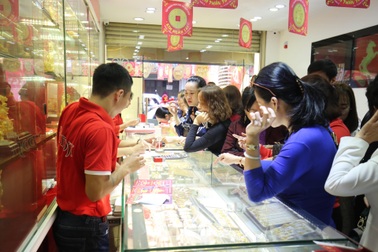 Giá vàng giảm sâu, mất mốc 42 triệu đồng/lượng