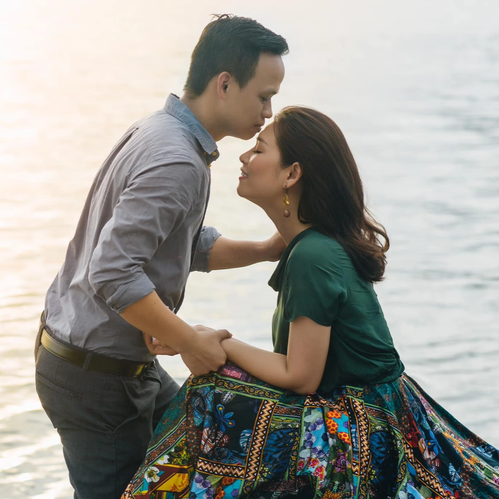 Ảnh cưới lãng mạn của Hà Hương Phía trước là bầu trời cách đây 15 năm - 4 Ảnh cưới lãng mạn của Hà Hương Phía trước là bầu trời cách đây 15 năm - 4
