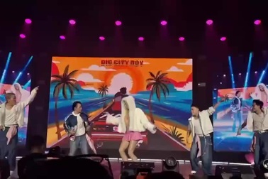 Khoảnh khắc Binz lúng túng vì BB Trần xuất hiện trên sân khấu