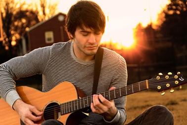 Nắng vàng, em đi đâu mà vội...