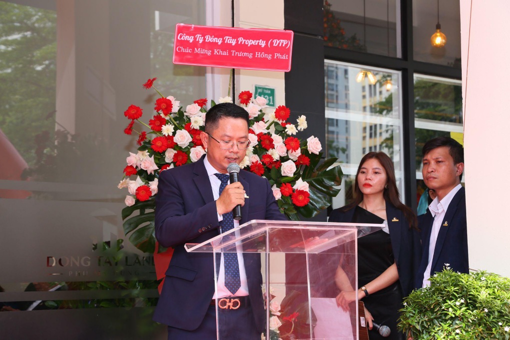 Đông Tây Land khai trương văn phòng Phú Mỹ Hưng, mở rộng hệ thống giao dịch - 3 Đông Tây Land khai trương văn phòng Phú Mỹ Hưng, mở rộng hệ thống giao dịch - 3