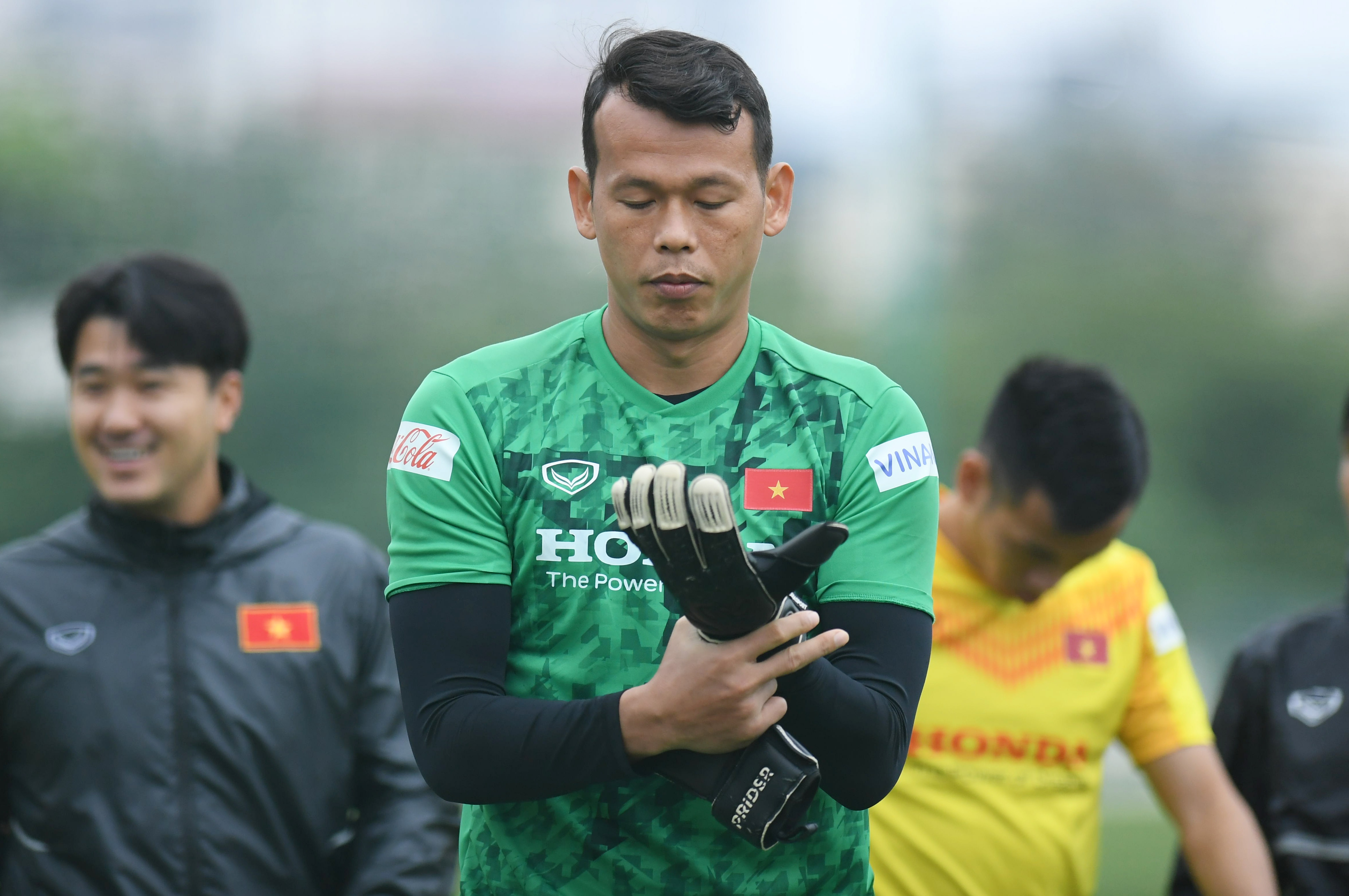 Đội tuyển Việt Nam luyện công trong giá lạnh tại Hà Nội - 3