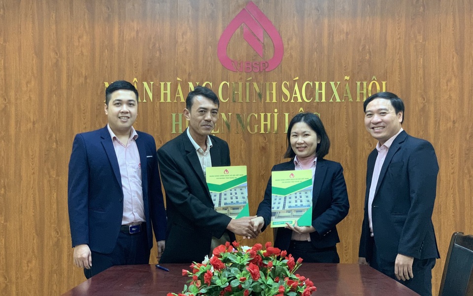 Nghệ An: Giải ngân vốn cho doanh nghiệp vay trả lương người lao động - 1