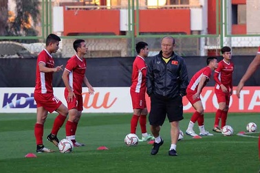 Đội tuyển Việt Nam “mổ băng” xem thực lực Iraq, thầy Park nói điều bất ngờ