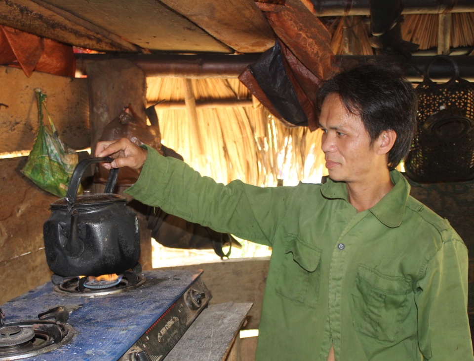 Hàng chục hộ dân sống trái phép ven lòng hồ cửa Đạt - 2 Hàng chục hộ dân sống trái phép ven lòng hồ cửa Đạt - 2