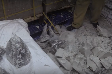 Bắt 55 khúc sừng tê giác giấu trong thạch cao tại sân bay Nội Bài