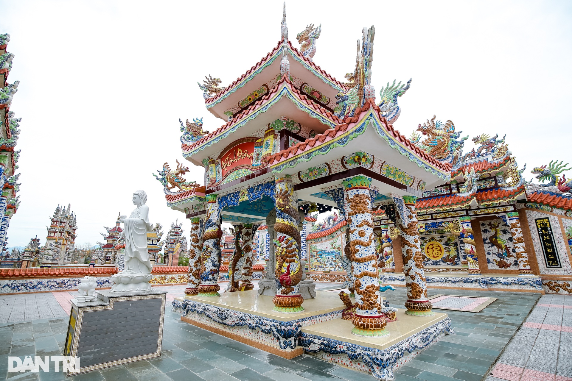 Khám phá thành phố lăng mộ nổi tiếng bậc nhất xứ Huế - 5 Khám phá thành phố lăng mộ nổi tiếng bậc nhất xứ Huế - 5