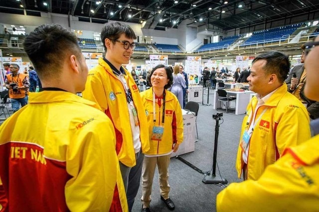 Le Quang Liem, 2024 Olimpiyatları'nda Çin Satranç Kralını 2-2 yendi Lê Quang Liêm đánh bại Vua cờ Trung Quốc ở Olympiad 2024 - 2