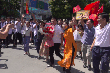 Mở tiệc đón Quán quân Đường lên đỉnh Olympia 2023 như lễ hội ở quê nhà