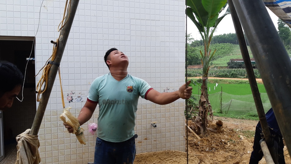Nghề mưu sinh trong lòng đất kín lịch cả tháng trước mùa nắng hạn - 4 Nghề mưu sinh trong lòng đất kín lịch cả tháng trước mùa nắng hạn - 4