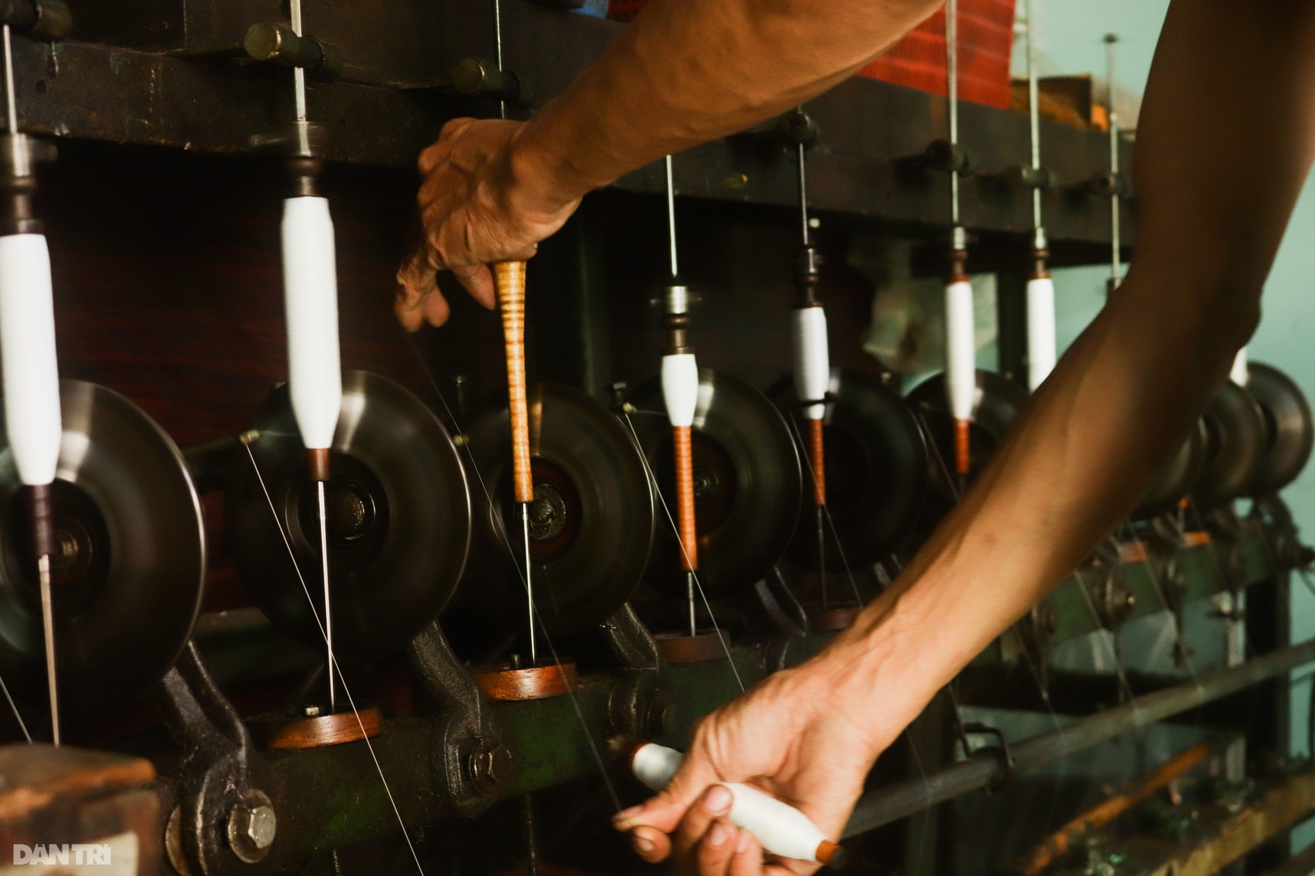 Người giữ nghề dệt truyền thống qua 6 đời, làm cả ngày lãi không đủ bát phở - 5