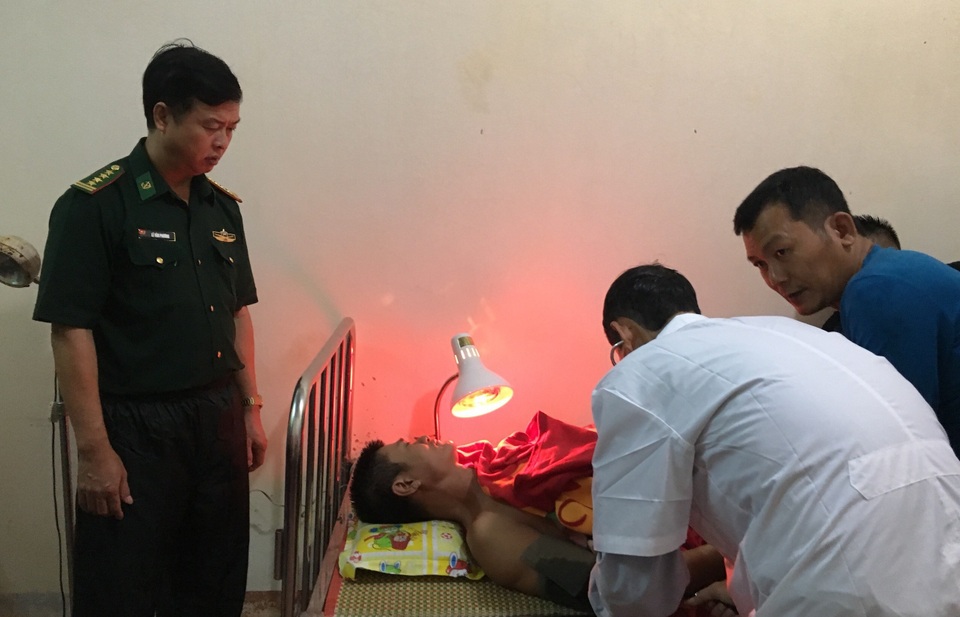 Đề nghị dùng trực thăng cứu hộ 10 thuyền viên đang gặp nguy hiểm trên biển - 1 Đề nghị dùng trực thăng cứu hộ 10 thuyền viên đang gặp nguy hiểm trên biển - 1