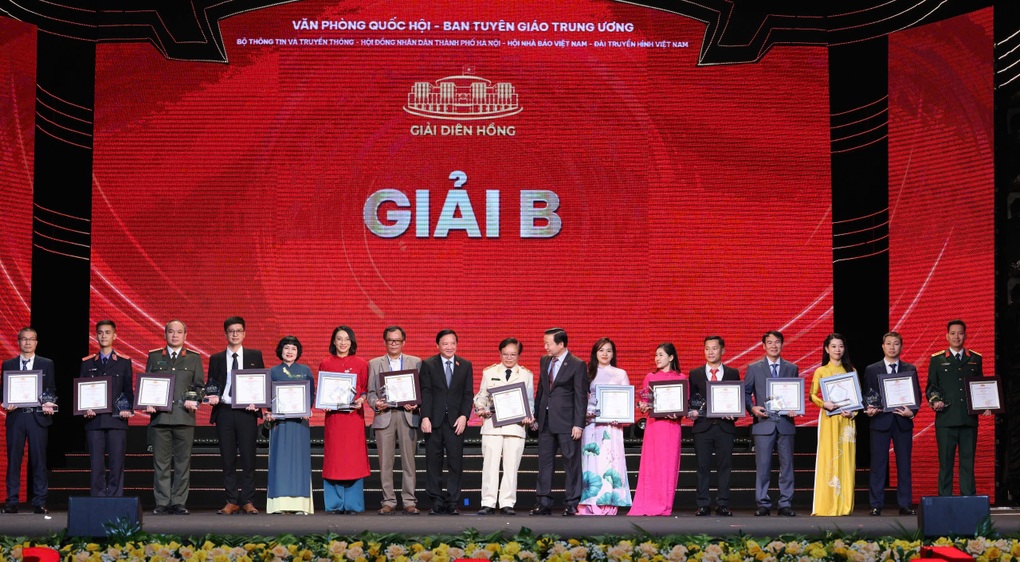 Báo Dân trí đoạt giải Nhì giải Diên Hồng - 2 Báo Dân trí đoạt giải Nhì giải Diên Hồng - 2