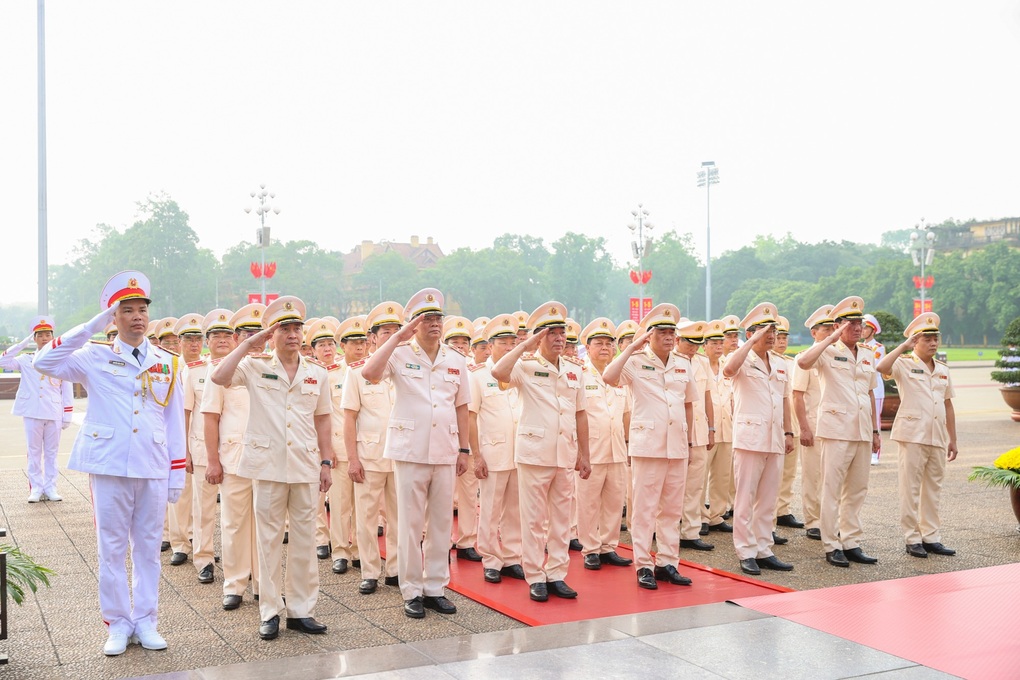 Lãnh đạo Đảng, Nhà nước vào Lăng viếng Chủ tịch Hồ Chí Minh nhân dịp 30/4 - 4