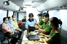 Cận cảnh "xe cấp căn cước công dân" lưu động ở TPHCM