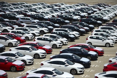 Ô tô vẫn còn hàng tồn từ 2018, ế bán mãi không hết