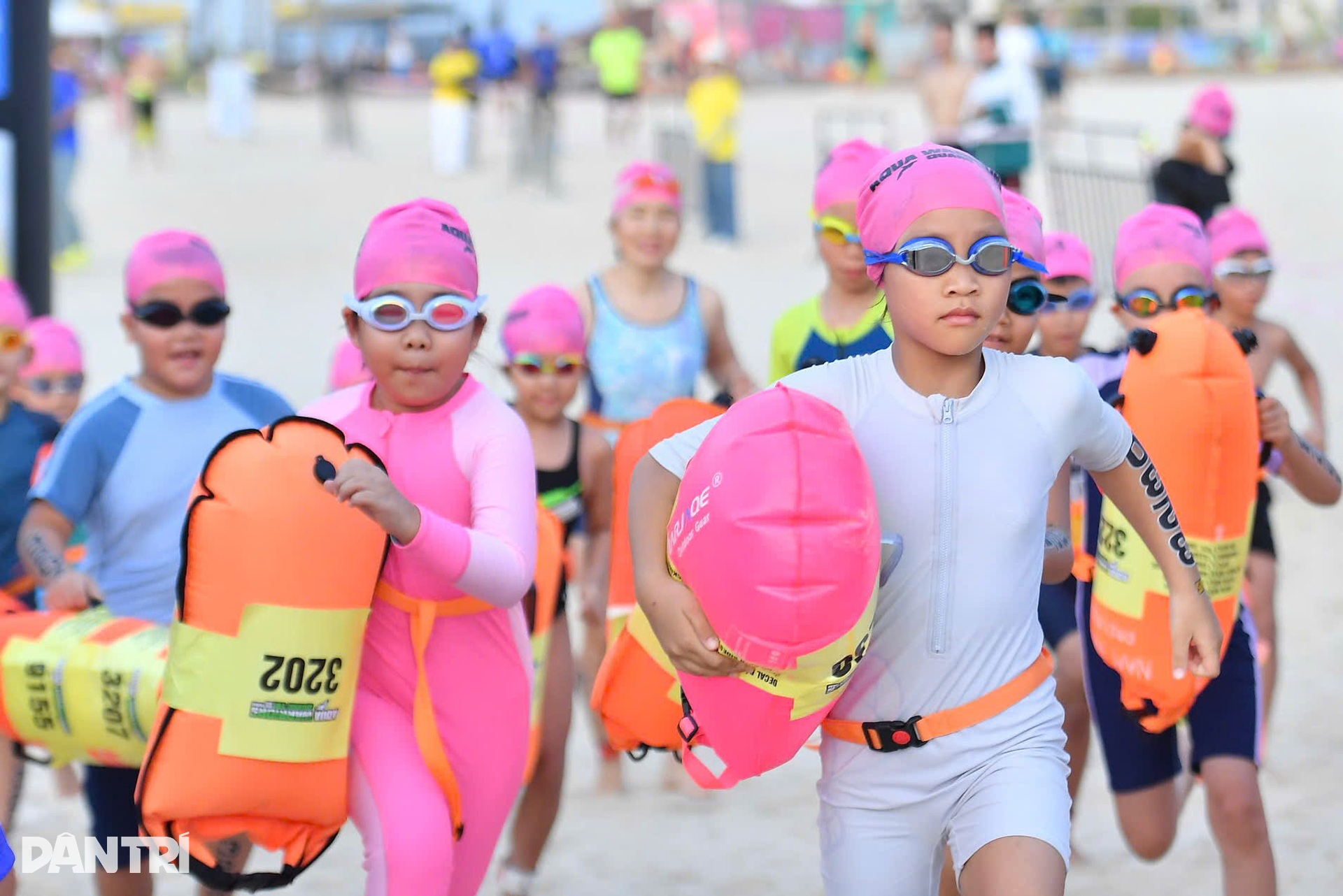 Các VĐV nhí bùng nổ trên đường bơi, chạy mở màn Aqua Warriors Quảng Trị - 5