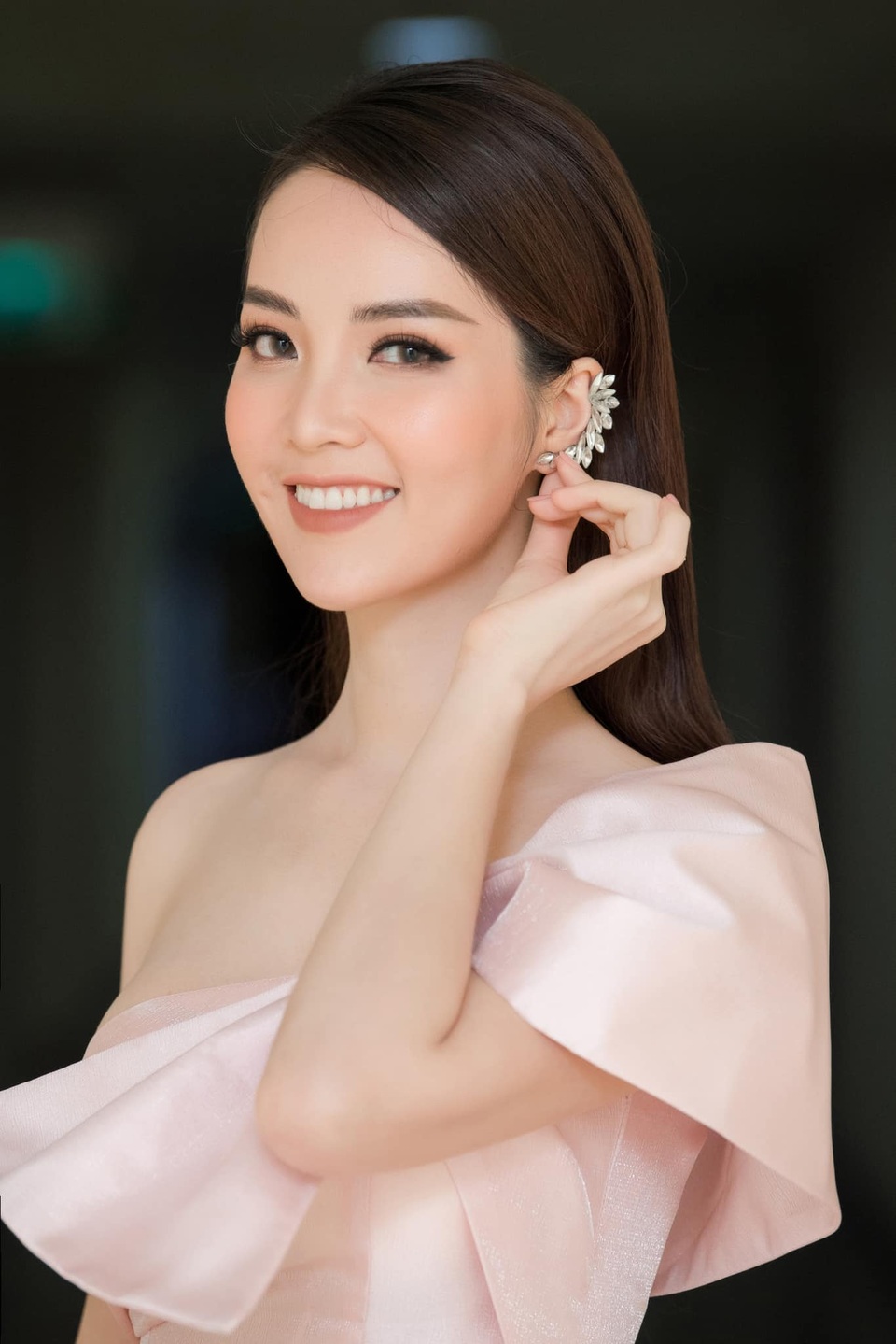 Á hậu Thuỵ Vân nói gì về tin đồn ly hôn chồng, rời bỏ VTV? - 1 Á hậu Thuỵ Vân nói gì về tin đồn ly hôn chồng, rời bỏ VTV? - 1