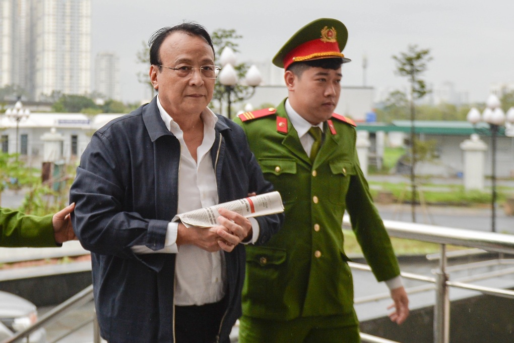 Viện kiểm sát đề nghị giảm án cho cha con Chủ tịch Tân Hoàng Minh - 1 Viện kiểm sát đề nghị giảm án cho cha con Chủ tịch Tân Hoàng Minh - 1