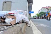 Hành lang đường sắt Cát Linh - Hà Đông thành nơi đổ rác