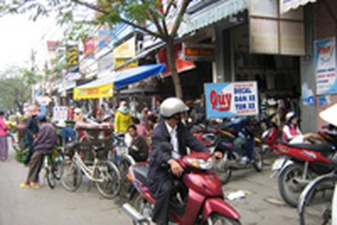 Bùng phát “nạn” chiếm dụng vỉa hè