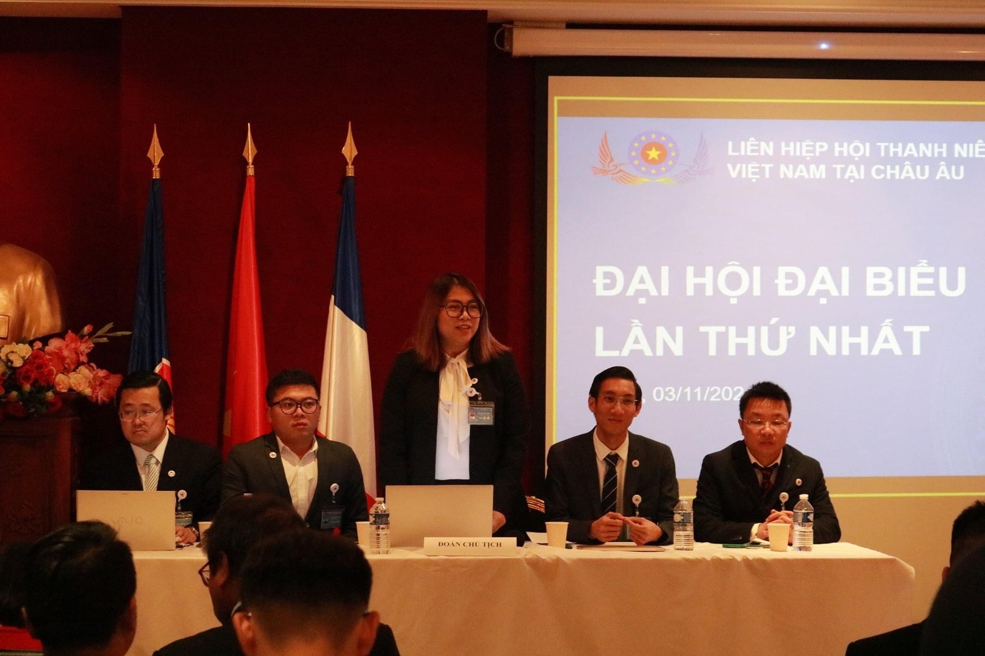 Herausragende Leistungen talentierter junger Intellektueller beim Marsch A80 - 24 Thành tựu xuất sắc của các anh tài trong khối trí thức trẻ diễu hành A80 - 24