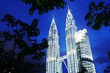 Cháy tòa tháp đôi Malaysia