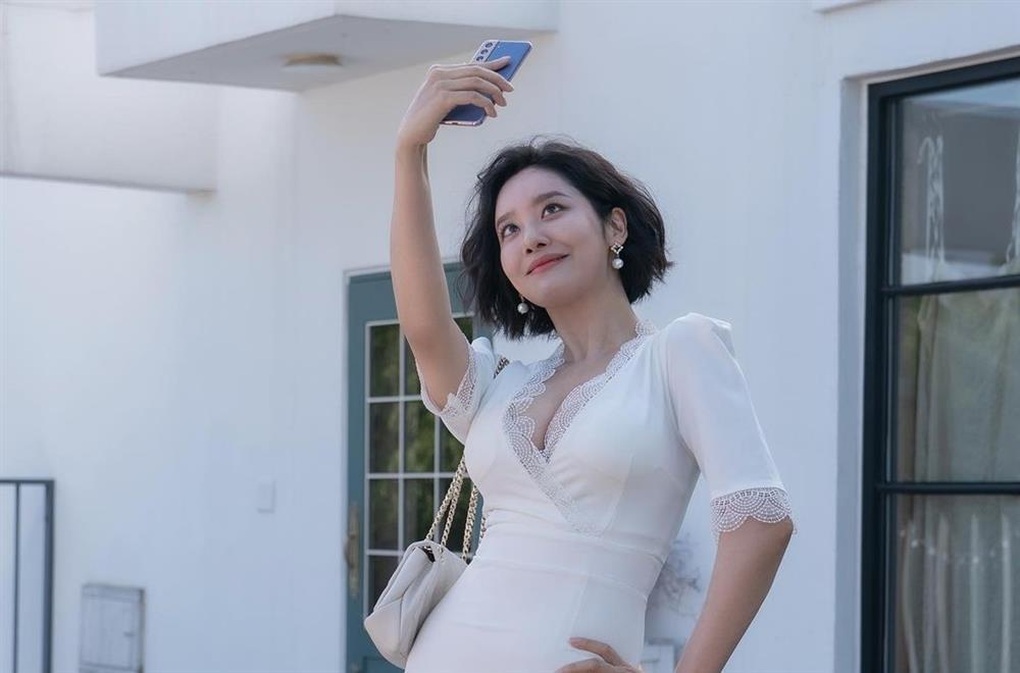 Mỹ nhân gây sốt với cảnh lộ ngực trần táo bạo nhất The Glory - 1 Mỹ nhân gây sốt với cảnh lộ ngực trần táo bạo nhất The Glory - 1