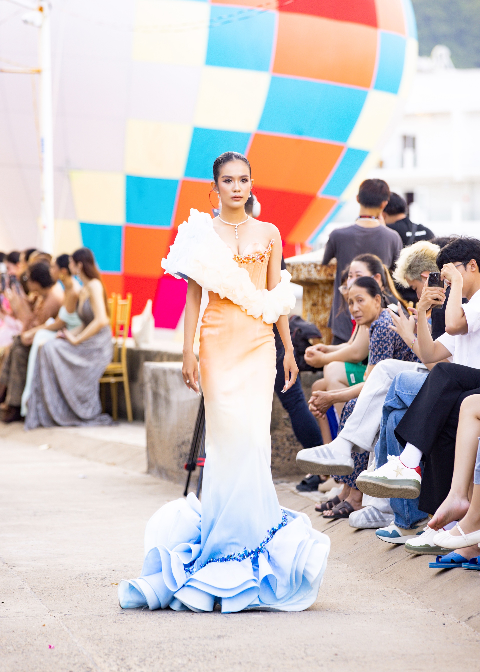 Hoa hậu Ngọc Châu lấy lại vóc dáng, xuất hiện rạng rỡ giữa dàn người đẹp - 6