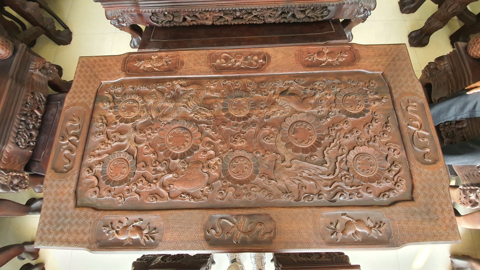 6 tỷ đồng bộ ghế tứ linh hàng hiếm, đại gia cất kho 30 năm không bán - 5 6 tỷ đồng bộ ghế tứ linh hàng hiếm, đại gia cất kho 30 năm không bán - 5