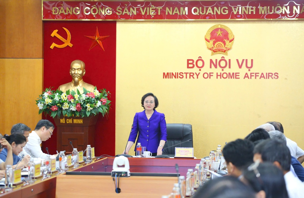 Báo cáo Bộ Chính trị quyết định tiền lương, phụ cấp sau sắp xếp bộ máy - 2 Báo cáo Bộ Chính trị quyết định tiền lương, phụ cấp sau sắp xếp bộ máy - 2